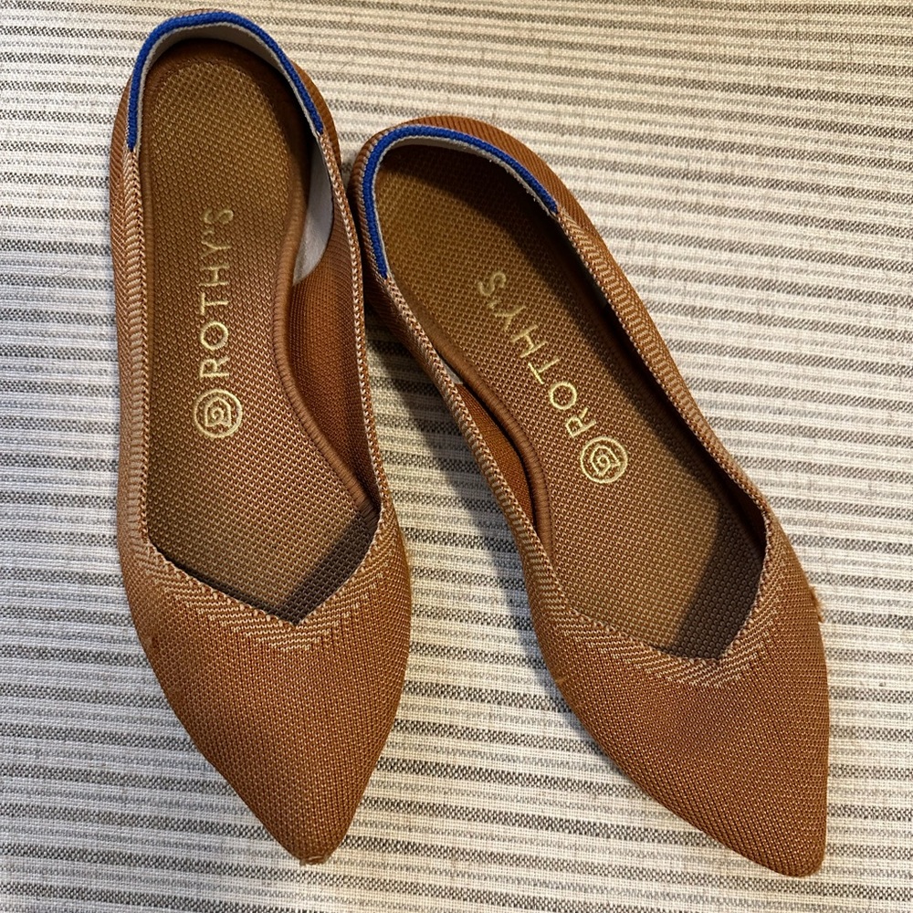Rothy’s pointed toe flats in fawn